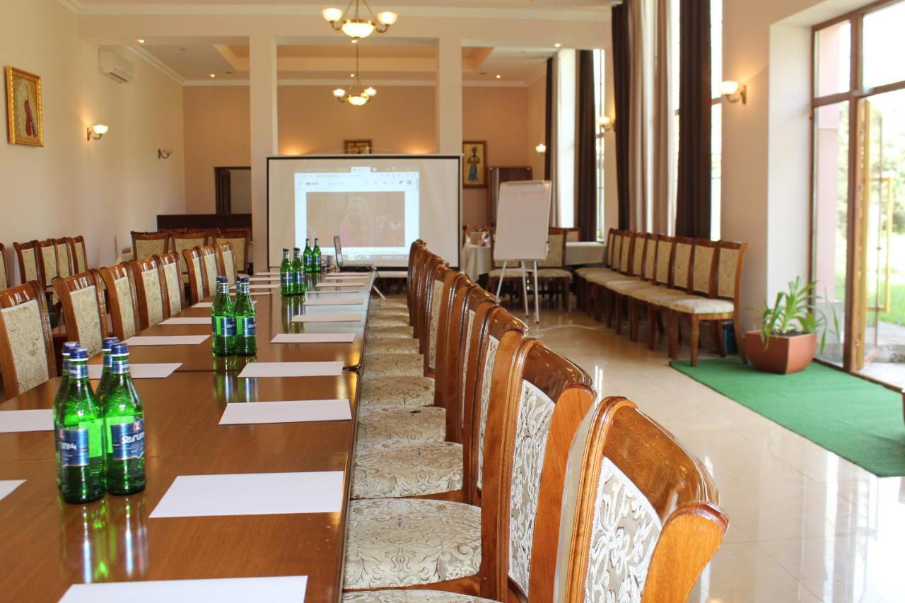 Diligence Hotel&restaurant Dilidzjan Buitenkant foto