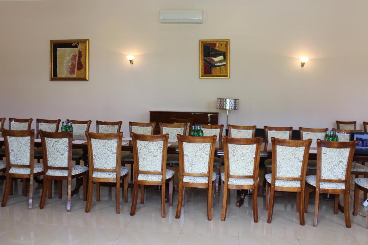 Diligence Hotel&restaurant Dilidzjan Buitenkant foto