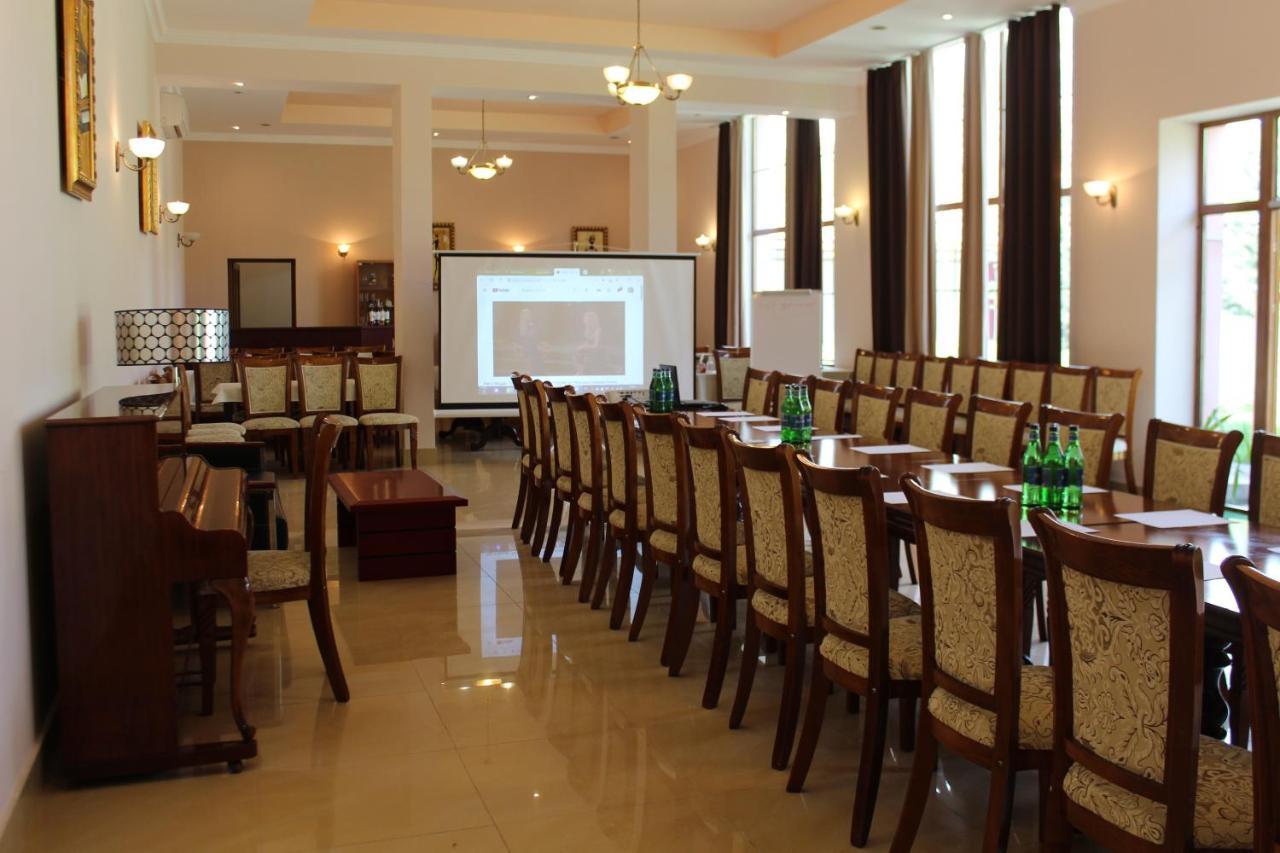 Diligence Hotel&restaurant Dilidzjan Buitenkant foto