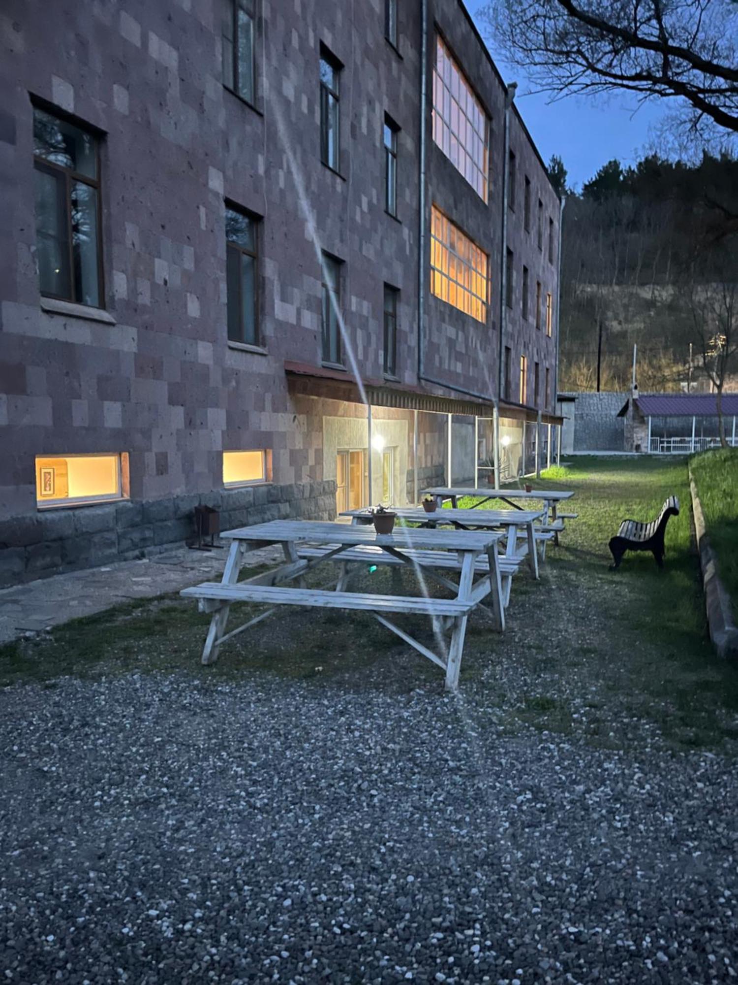 Diligence Hotel&restaurant Dilidzjan Buitenkant foto