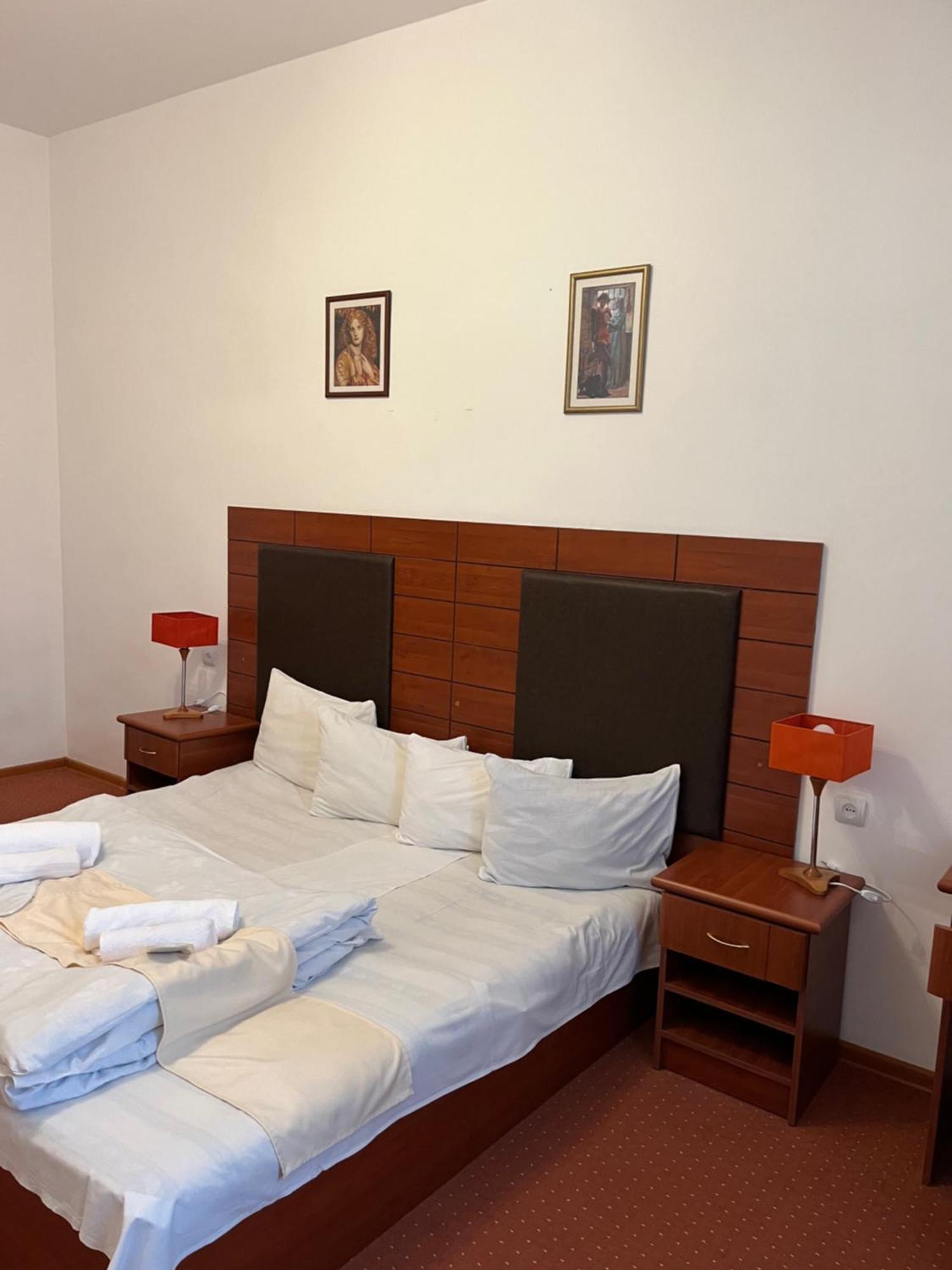 Diligence Hotel&restaurant Dilidzjan Buitenkant foto