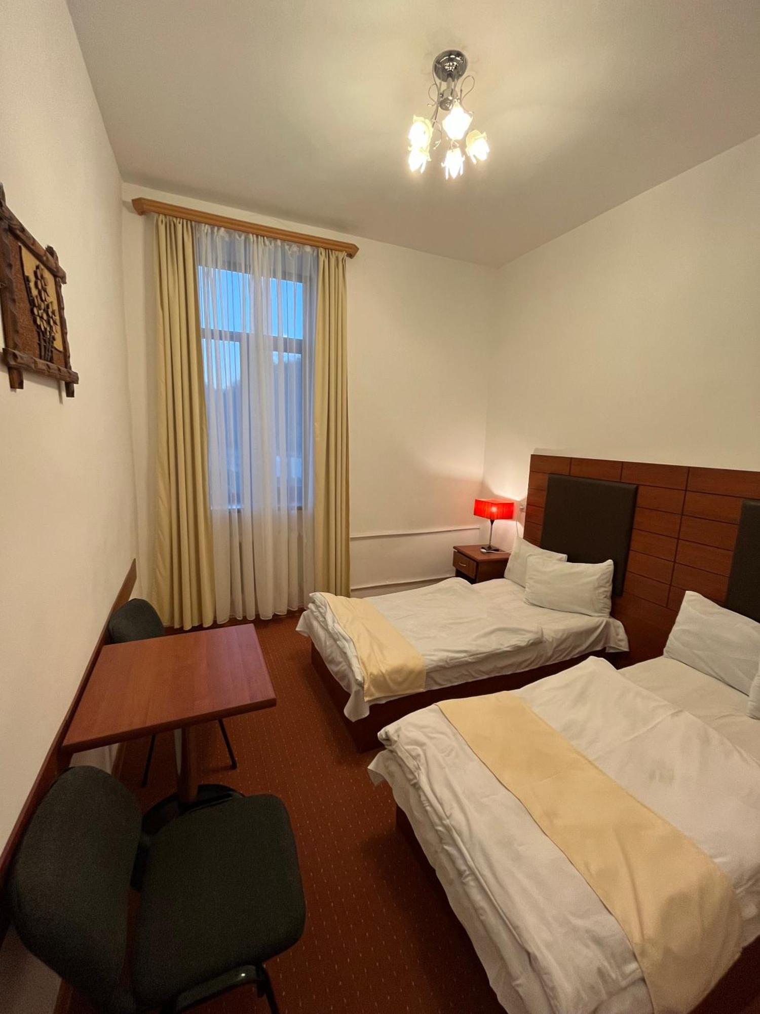 Diligence Hotel&restaurant Dilidzjan Buitenkant foto