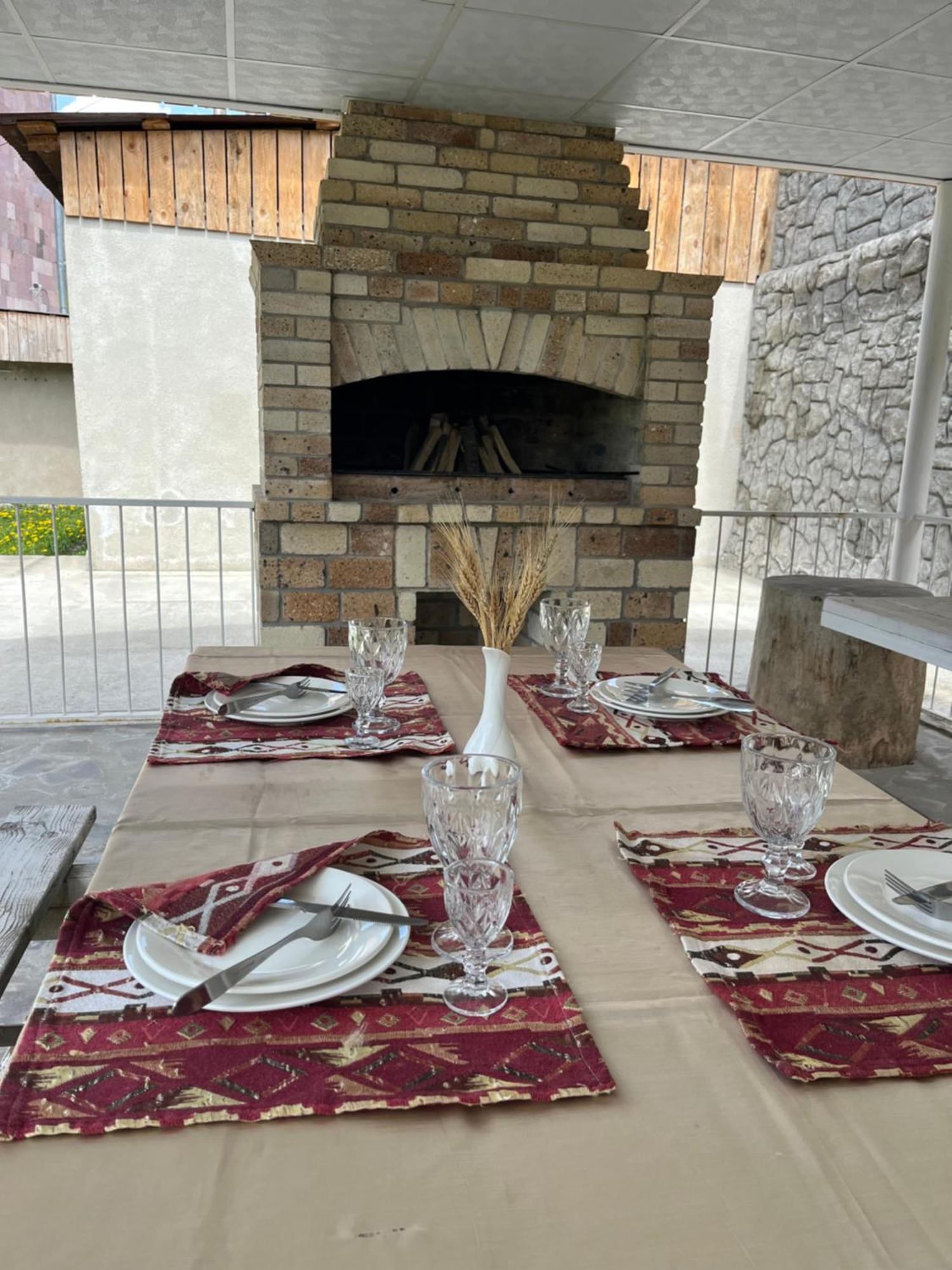 Diligence Hotel&restaurant Dilidzjan Buitenkant foto