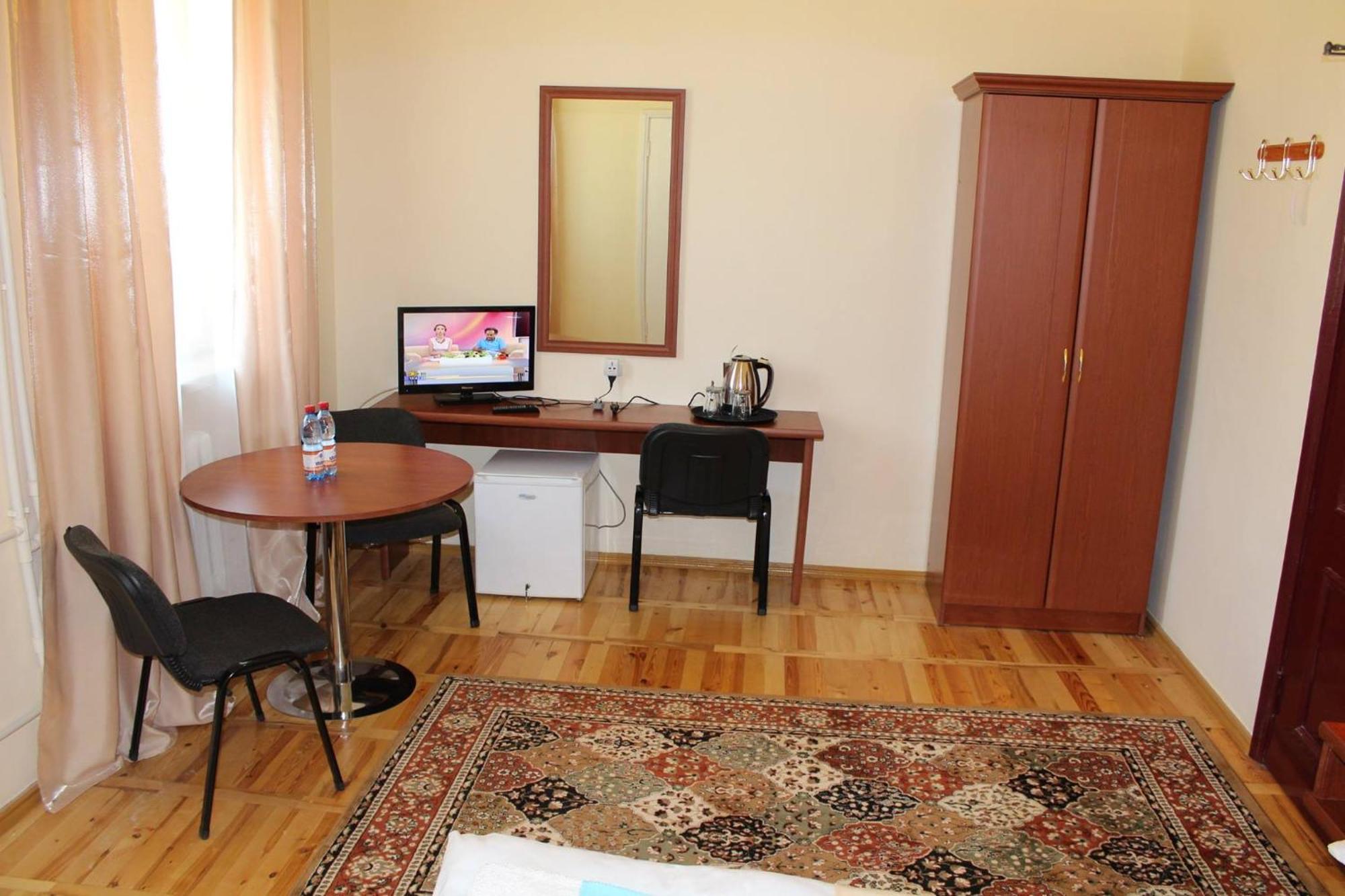 Diligence Hotel&restaurant Dilidzjan Buitenkant foto
