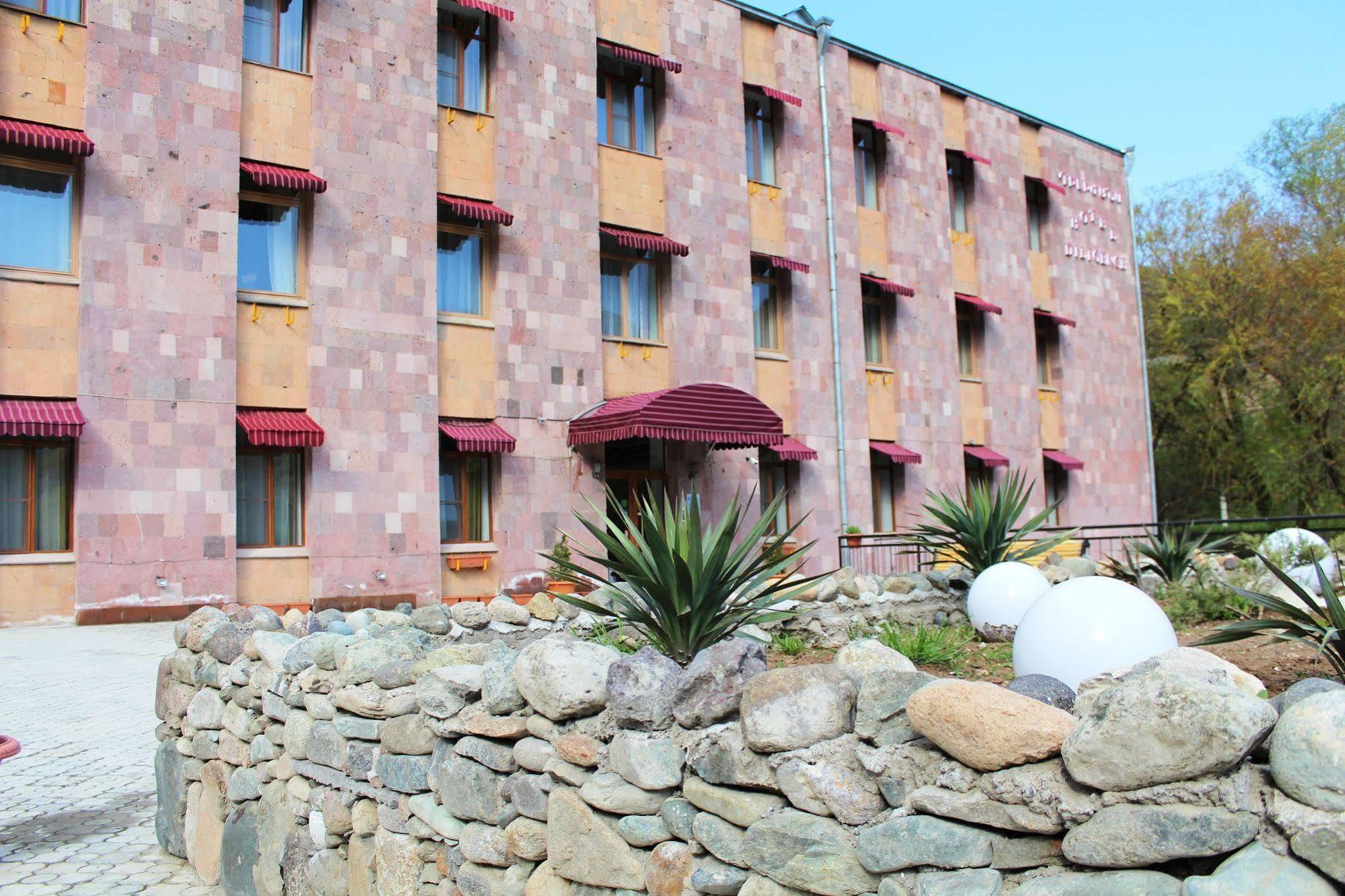 Diligence Hotel&restaurant Dilidzjan Buitenkant foto